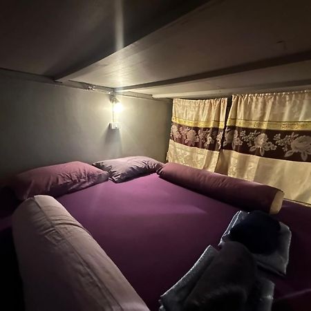 Haadrin Fellini Hostel & Pizzeria Хаад Рин Екстериор снимка