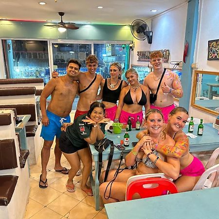 Haadrin Fellini Hostel & Pizzeria Хаад Рин Екстериор снимка